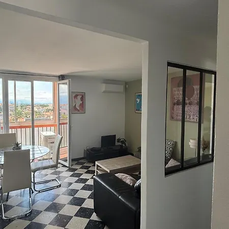 5 Personnes Proche De La Appartement